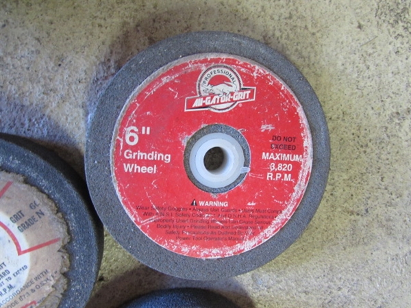 CRAFTSMAN 1/2 HP BENCH GRINDER ON STAND W/EXTRA WHEELS