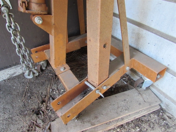 ENGINE HOIST