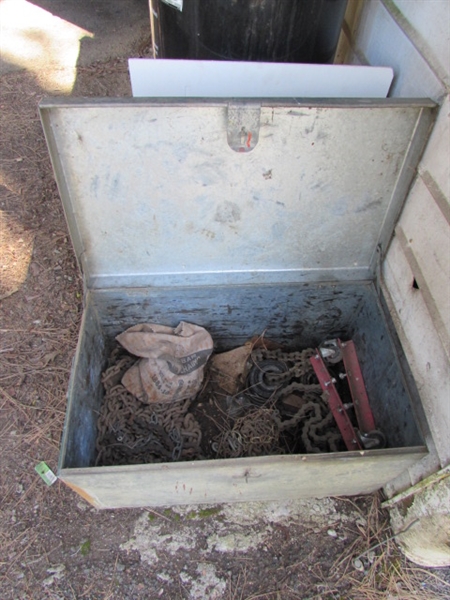 METAL STORAGE BOX W/CHAINS