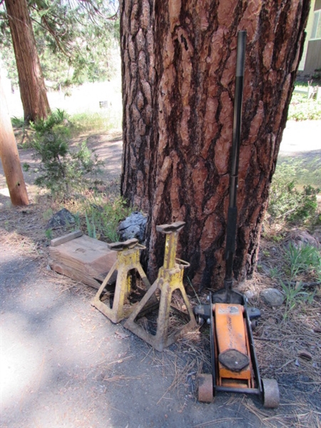 WOOD VEHICLE RAMPS, HEAVY DUTY JACK STANDS & 3.5 TON FLOOR JACK