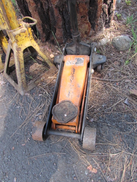 WOOD VEHICLE RAMPS, HEAVY DUTY JACK STANDS & 3.5 TON FLOOR JACK