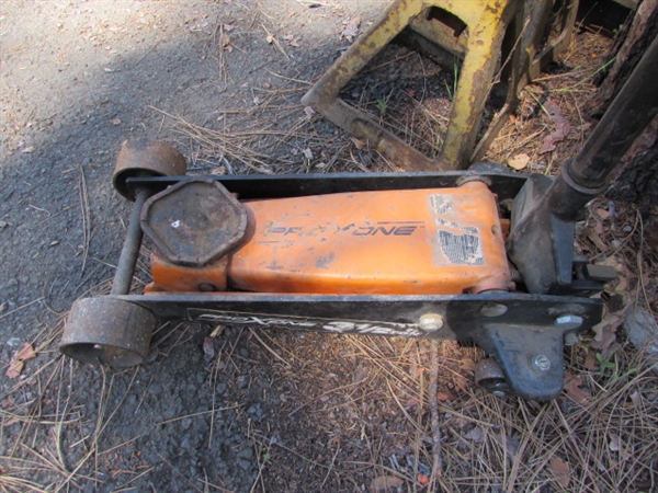 WOOD VEHICLE RAMPS, HEAVY DUTY JACK STANDS & 3.5 TON FLOOR JACK