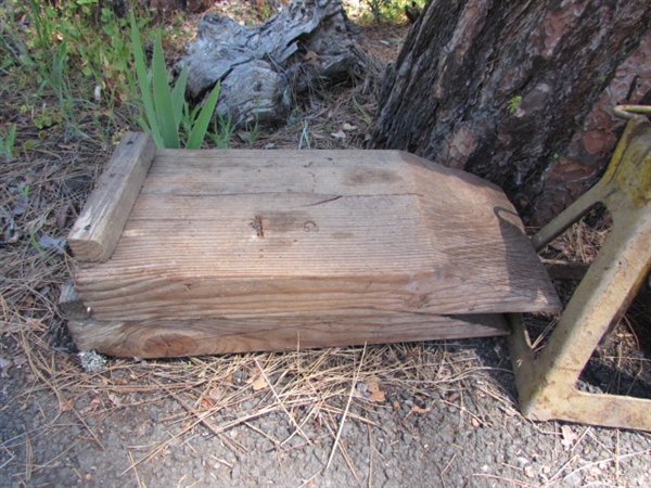 WOOD VEHICLE RAMPS, HEAVY DUTY JACK STANDS & 3.5 TON FLOOR JACK