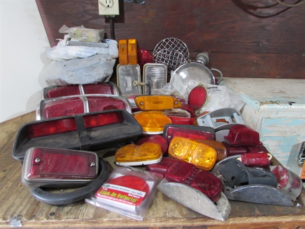 ASSORTED LIGHTS & REFLECTORS