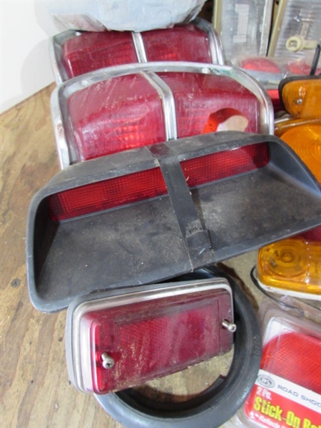 ASSORTED LIGHTS & REFLECTORS