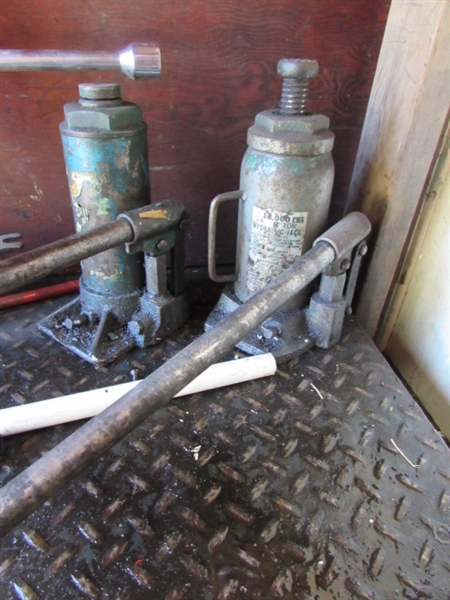 2 HYDRAULIC BOTTLE JACKS, WHEEL CHOCKS, STAR WRENCH & MORE
