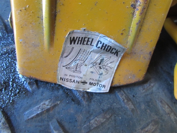 2 HYDRAULIC BOTTLE JACKS, WHEEL CHOCKS, STAR WRENCH & MORE