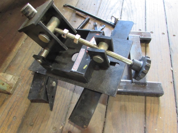 TRANSMISSION HOLDER - UNKNOWN IF COMPLETE