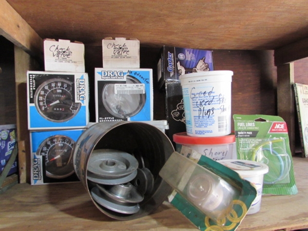 SPEEDOMETERS, MISC AUTOMOTIVE PARTS - VARIOUS CONDITIONS