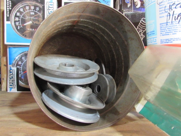 SPEEDOMETERS, MISC AUTOMOTIVE PARTS - VARIOUS CONDITIONS