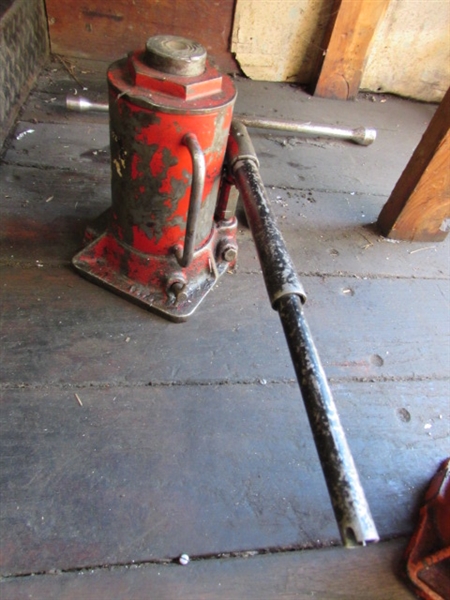 HYDRAULIC BOTTLE JACKS