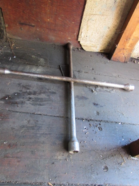 HYDRAULIC BOTTLE JACKS