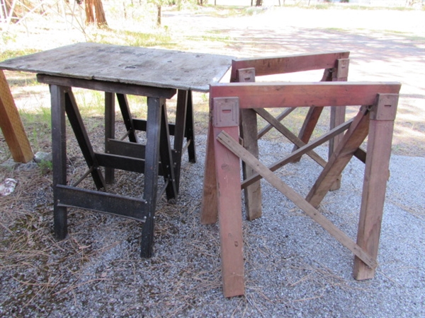 SAWHORSES & TABLE W/METAL SAWHORSE BASE