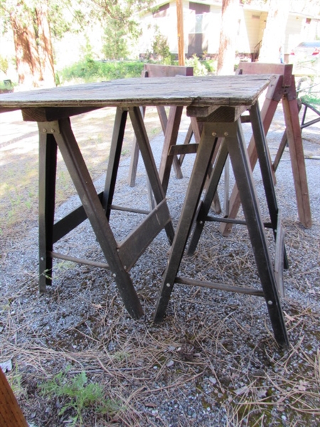 SAWHORSES & TABLE W/METAL SAWHORSE BASE