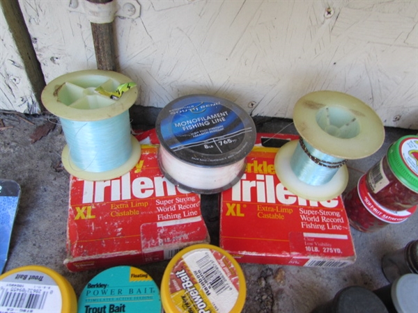FISHING VEST & TONS OF FISHING TACKLE, FLIES & MORE