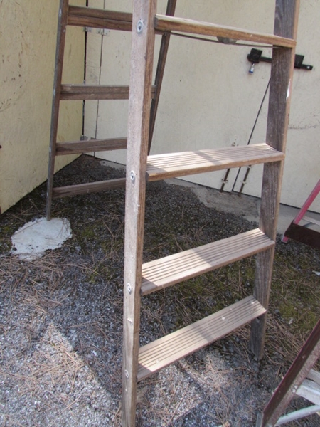 8' WOOD & FIBERGLASS A-FRAME LADDERS