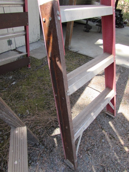 8' WOOD & FIBERGLASS A-FRAME LADDERS