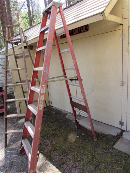8' WOOD & FIBERGLASS A-FRAME LADDERS