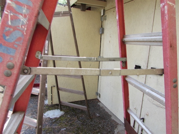 8' WOOD & FIBERGLASS A-FRAME LADDERS