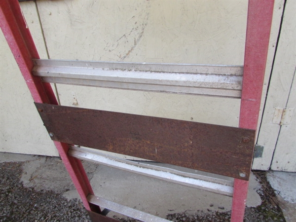 8' WOOD & FIBERGLASS A-FRAME LADDERS