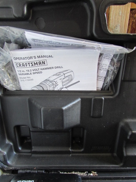 CRAFTSMAN 19.2 V BATTERY POWERED DRILL IN CASE W/BATTERIES & CHARGER - WORKS