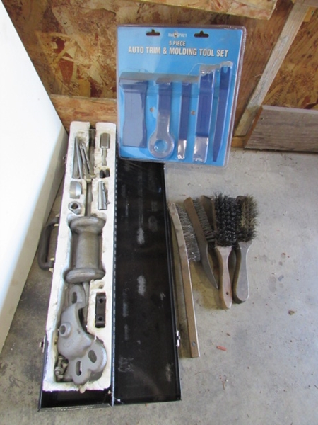 AUTO TRIM/MOLDING TOOL KIT, WIRE BRUSHES & SLIDE HAMMER/GEAR PULLER