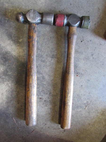 PITTSBURGH 7- PIECE BODY & FENDER SET & HAMMERS