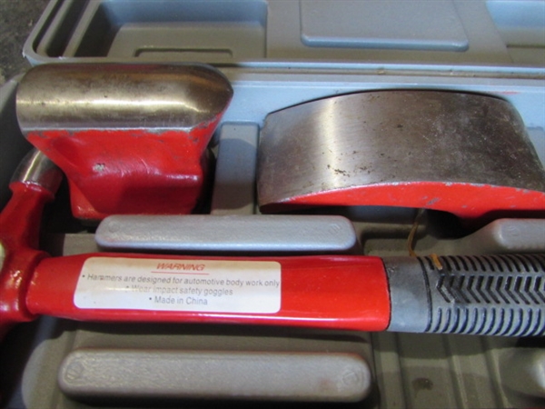PITTSBURGH 7- PIECE BODY & FENDER SET & HAMMERS