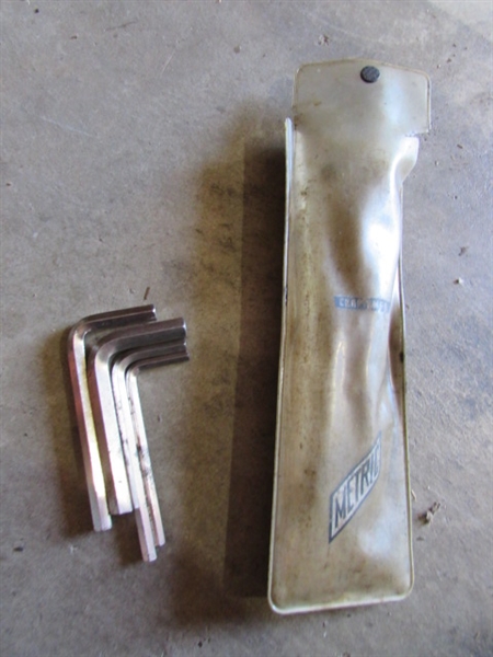 ALLEN WRENCHES & SPECIALTY TOOLS