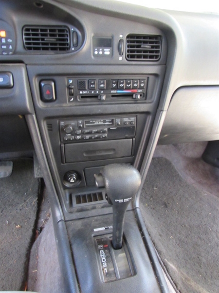 1993 NISSAN MAXIMA - MECHANICS SPECIAL DOES NOT FIRE/RUN - FOR PARTS/REPAIR