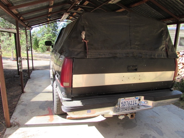 1990 CHEVROLET PICKUP - RUNS - SOLD AS-IS FOR PARTS/REPAIR