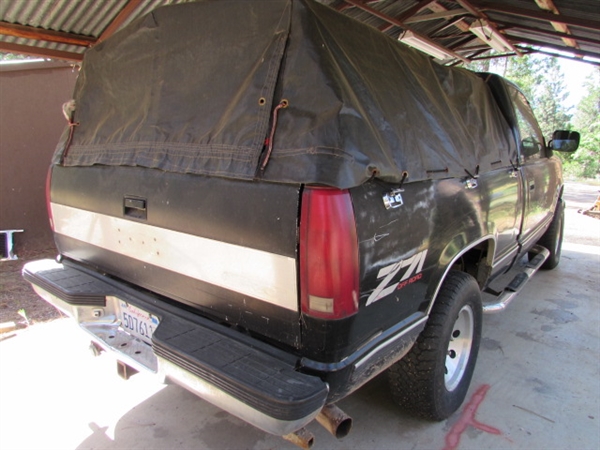 1990 CHEVROLET PICKUP - RUNS - SOLD AS-IS FOR PARTS/REPAIR