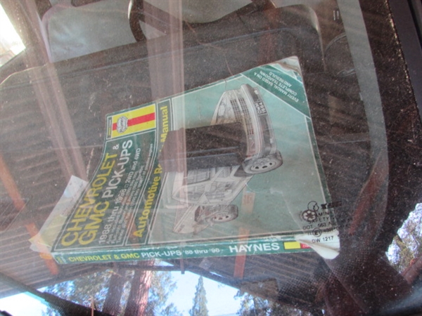 1990 CHEVROLET PICKUP - RUNS - SOLD AS-IS FOR PARTS/REPAIR