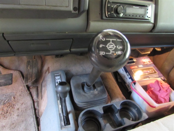 1990 CHEVROLET PICKUP - RUNS - SOLD AS-IS FOR PARTS/REPAIR