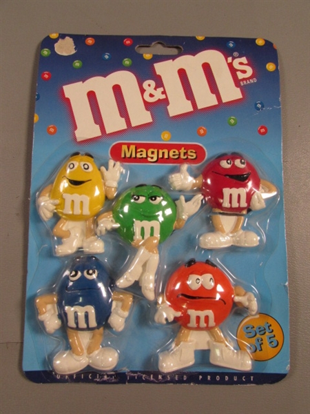 M&M CANDY DISPENSERS, PLUSHIES, MAGNETS & CANDLES