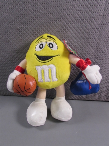 M&M CANDY DISPENSERS, PLUSHIES, MAGNETS & CANDLES
