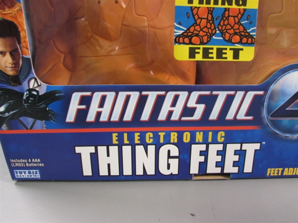 NEW - FANTASTIC 4 THING FEET & HUMAN TORCH DRESS UP KIT