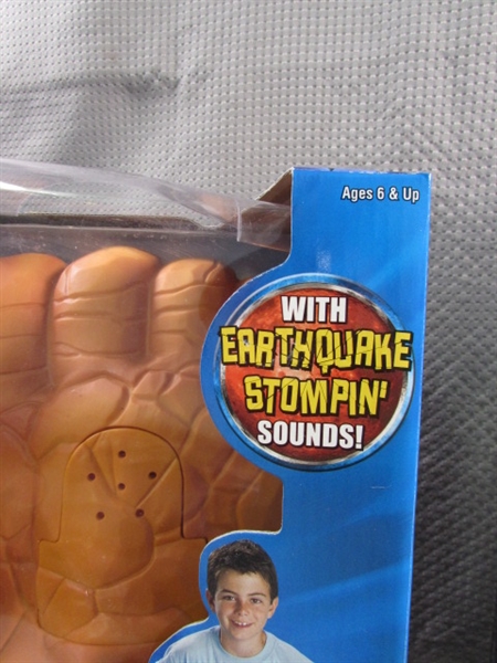 NEW - FANTASTIC 4 THING FEET & HUMAN TORCH DRESS UP KIT