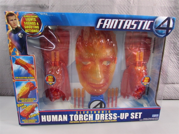 NEW - FANTASTIC 4 THING FEET & HUMAN TORCH DRESS UP KIT