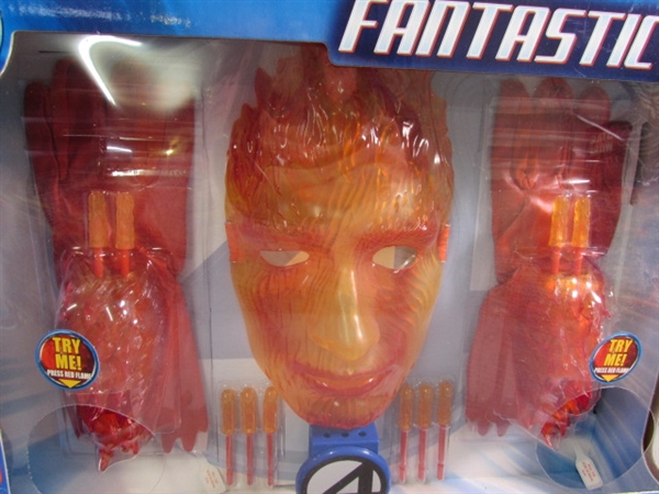 NEW - FANTASTIC 4 THING FEET & HUMAN TORCH DRESS UP KIT