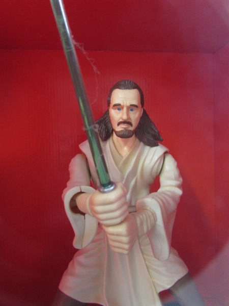 NEW - STAR WARS EPISODE 1 QUI-GON JINN INTERACTIVE TALKING BANK - NEEDS BATTERIES