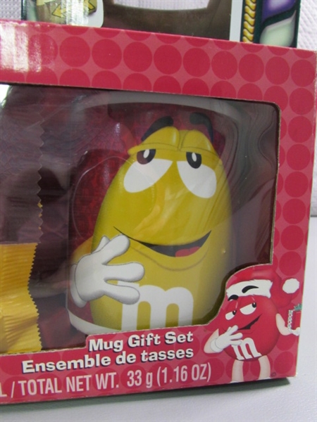 M&M FUN FORTUNES CANDY DISPENSERS & MUG SET