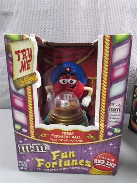 M&M FUN FORTUNES CANDY DISPENSERS & MUG SET