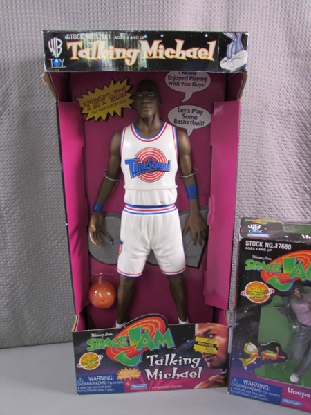 NEW 1996 SPACE JAM MICHAEL JORDAN FIGURES 