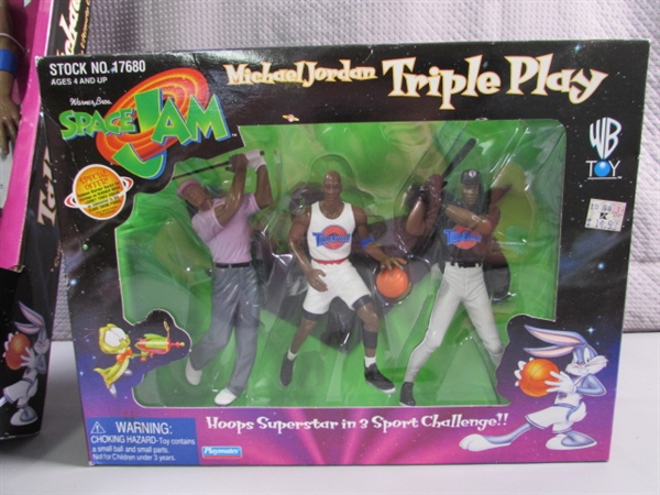 NEW 1996 SPACE JAM MICHAEL JORDAN FIGURES 