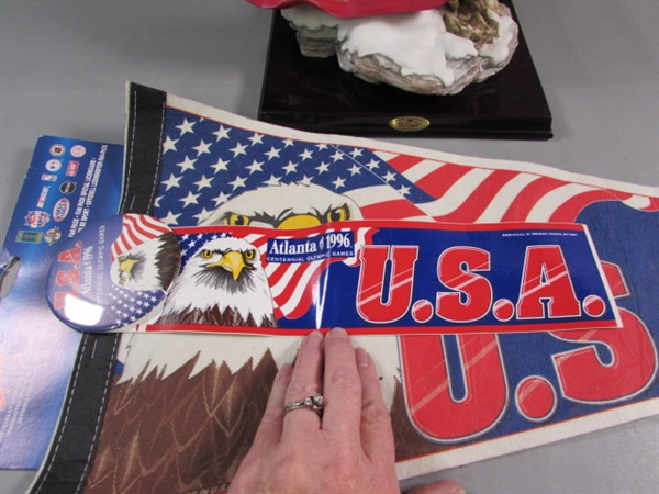 AMERICAN FLAG/EAGLE STATUE & PENNANT SET
