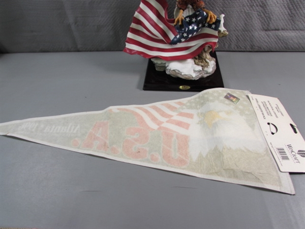 AMERICAN FLAG/EAGLE STATUE & PENNANT SET