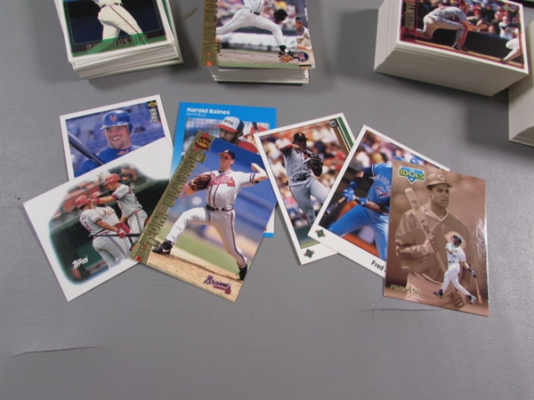 BASEBALL CARDS - LOOSE & SEALED PACKS