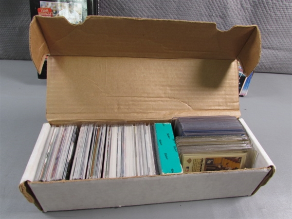 BASEBALL CARDS - LOOSE & SEALED PACKS