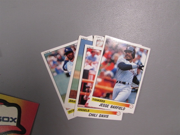 BASEBALL CARDS - LOOSE & SEALED PACKS